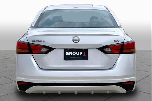 Brilliant Silver Metallic 2024 Nissan Altima 2.5 SV