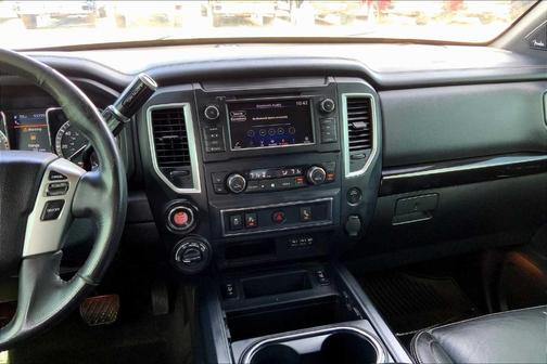 2019 Nissan Titan SL