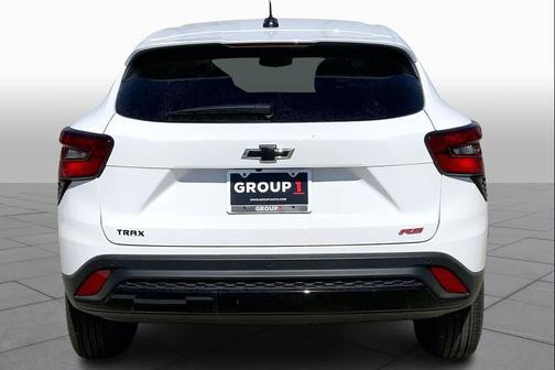 Summit White 2026 Chevrolet Trax FWD 1RS