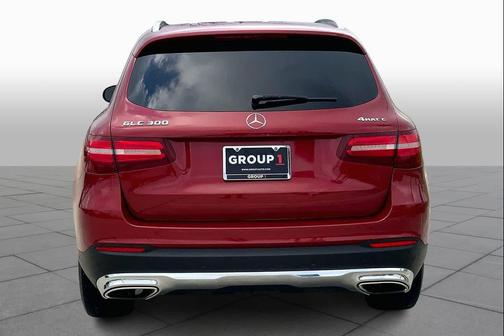 designo Cardinal Red Metallic 2017 Mercedes-Benz GLC 300 Base 4MATIC