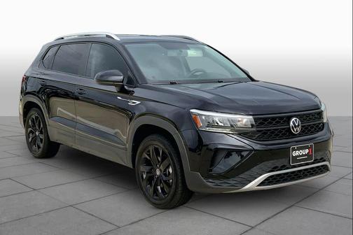 Deep Black Pearl Effect 2022 Volkswagen Taos 1.5T SE