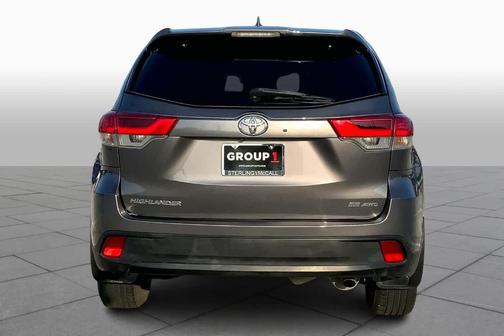 2017 Toyota Highlander SE