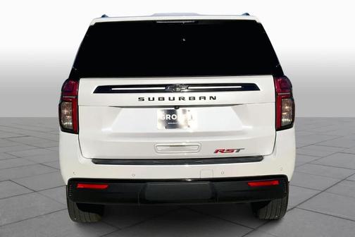 2023 Chevrolet Suburban RST