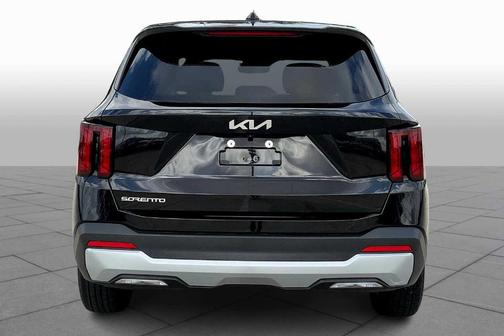 2025 Kia Sorento LX