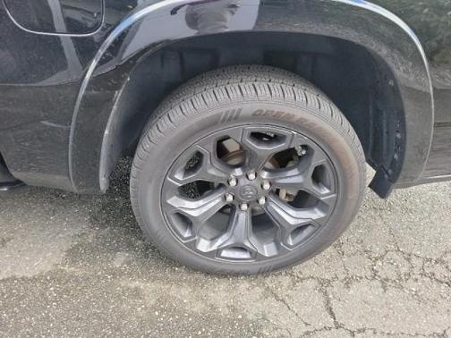 Diamond Black Crystal Pearlcoat 2022 RAM 1500 Limited