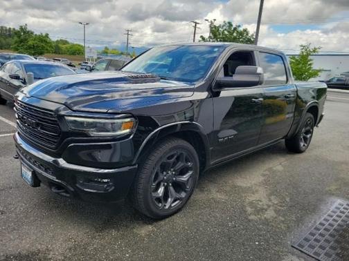 Diamond Black Crystal Pearlcoat 2022 RAM 1500 Limited