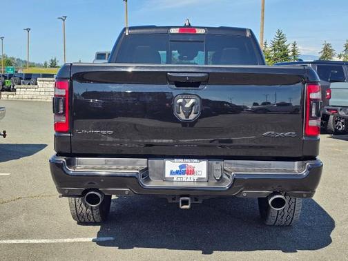 Diamond Black Crystal Pearlcoat 2022 RAM 1500 Limited
