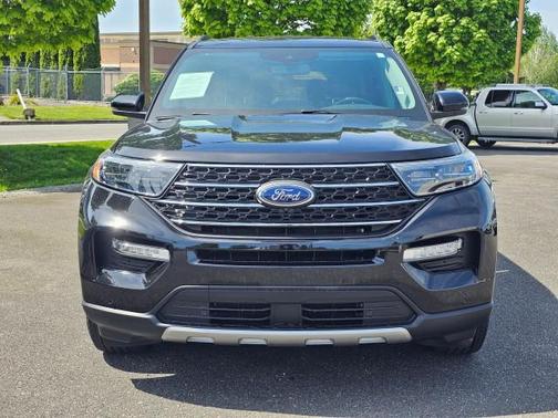Agate Black Metallic 2023 Ford Explorer XLT