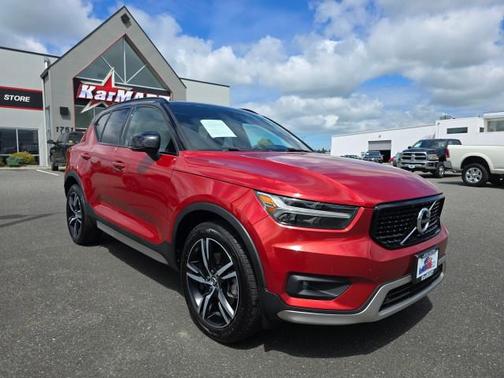 2021 Volvo XC40 T5 R-Design