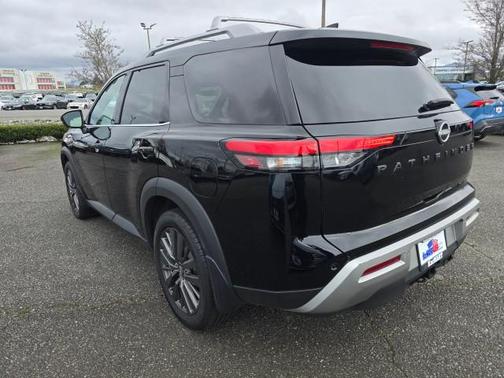 2024 Nissan Pathfinder SL 4WD