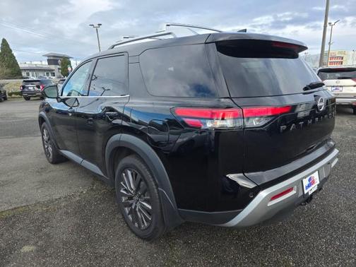 2024 Nissan Pathfinder SL 4WD