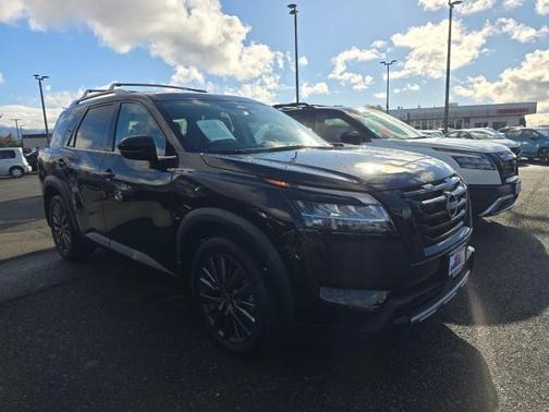 2024 Nissan Pathfinder SL 4WD