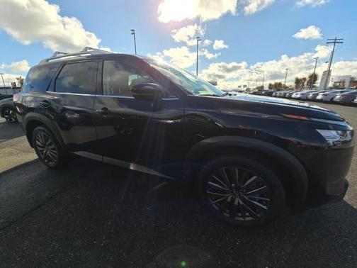2024 Nissan Pathfinder SL 4WD