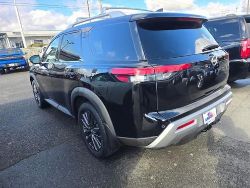2024 Nissan Pathfinder SL 4WD