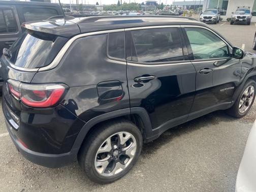 Diamond Black Crystal Pearlcoat 2018 Jeep Compass Limited