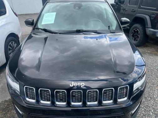Diamond Black Crystal Pearlcoat 2018 Jeep Compass Limited