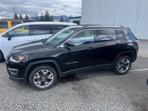 Diamond Black Crystal Pearlcoat 2018 Jeep Compass Limited