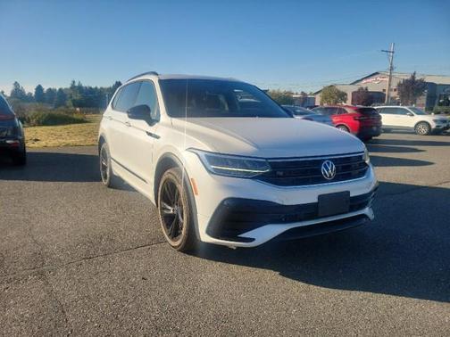 Opal White Pearl 2023 Volkswagen Tiguan 2.0T SE R-Line Black 4MOTION