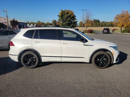 Opal White Pearl 2023 Volkswagen Tiguan 2.0T SE R-Line Black 4MOTION