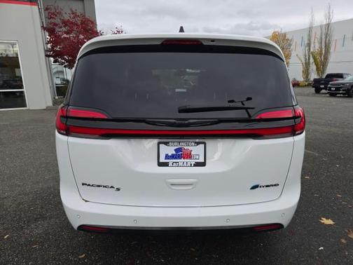 2024 Chrysler Pacifica Hybrid Premium S Appearance Pkg