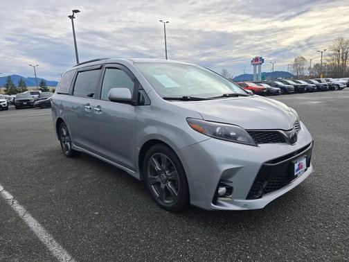2020 Toyota Sienna SE
