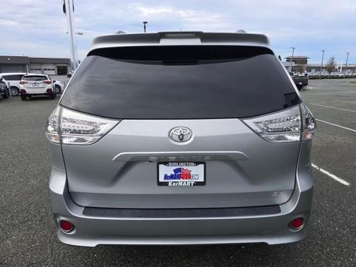2020 Toyota Sienna SE