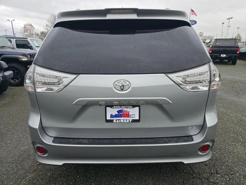 2020 Toyota Sienna SE