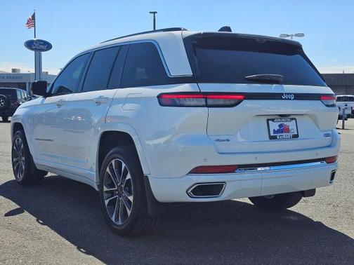 Bright White Clearcoat 2023 Jeep Grand Cherokee Overland