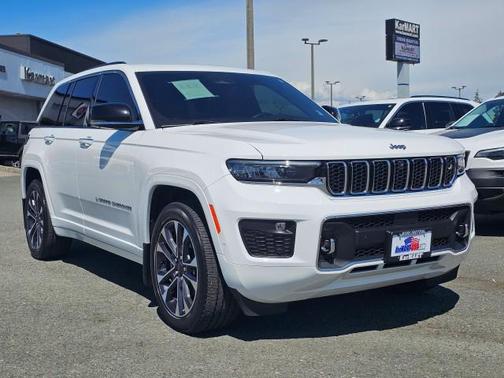 Bright White Clearcoat 2023 Jeep Grand Cherokee Overland
