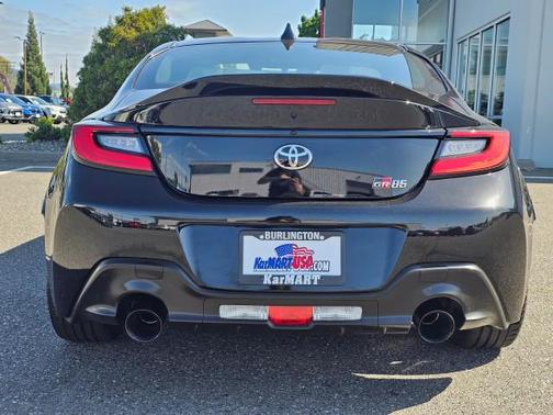 Raven 2025 Toyota GR86 Premium