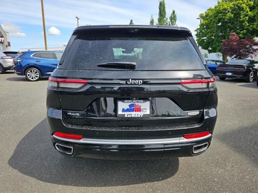 2022 Jeep Grand Cherokee Summit