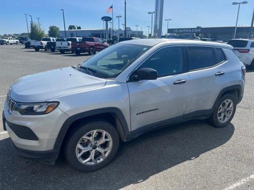 Silver Zynith Metallic Clearcoat 2025 Jeep Compass Sport