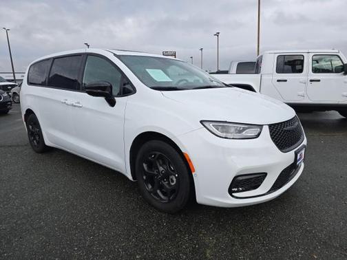 2023 Chrysler Pacifica Hybrid Limited