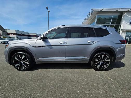 Silver Mist Metallic 2024 Volkswagen Atlas 2.0T SEL Premium R-Line 4MOTION