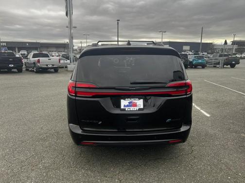 2024 Chrysler Pacifica Hybrid Premium S Appearance Pkg