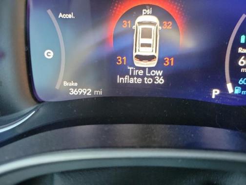 2024 Chrysler Pacifica Hybrid Premium S Appearance Pkg