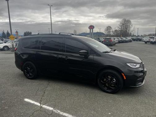 2024 Chrysler Pacifica Hybrid Premium S Appearance Pkg