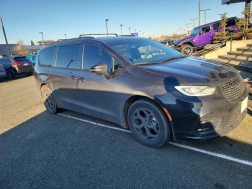 2024 Chrysler Pacifica Hybrid Premium S Appearance Pkg