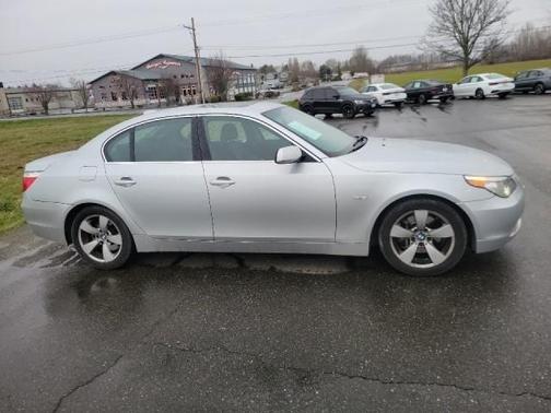 2004 BMW 530 530i