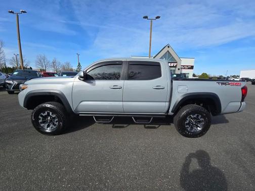 Cement 2019 Toyota Tacoma TRD Off Road