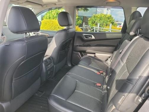 2018 Nissan Pathfinder Platinum