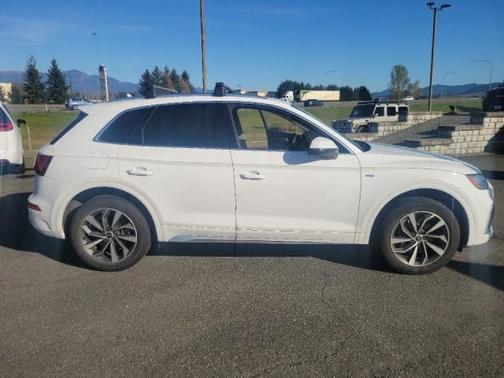 2023 Audi Q5 45 S line Premium Plus