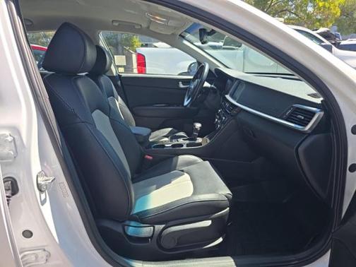 Snow White Pearl 2020 Kia Optima EX