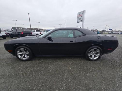 2017 Dodge Challenger SXT