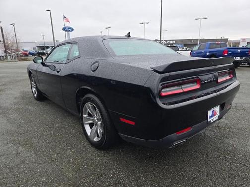2017 Dodge Challenger SXT