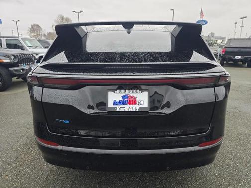 Diamond Black Crystal Pearlcoat 2024 Jeep Wagoneer S Launch Edition