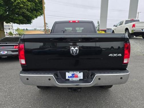 2017 RAM 2500 Tradesman Crew Cab 4x4 6'4' Box