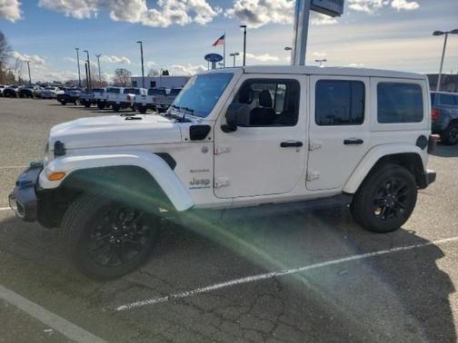Bright White Clearcoat 2023 Jeep Wrangler 4xe Sahara