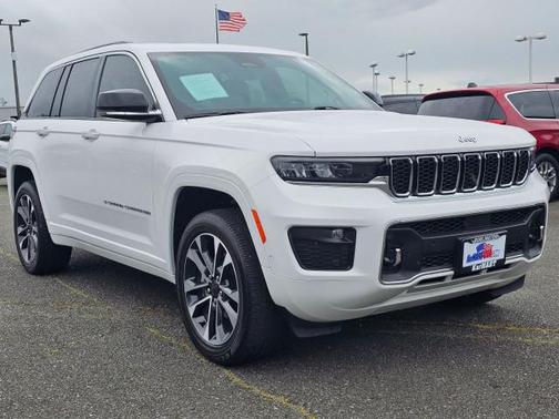 Bright White Clearcoat 2023 Jeep Grand Cherokee Overland