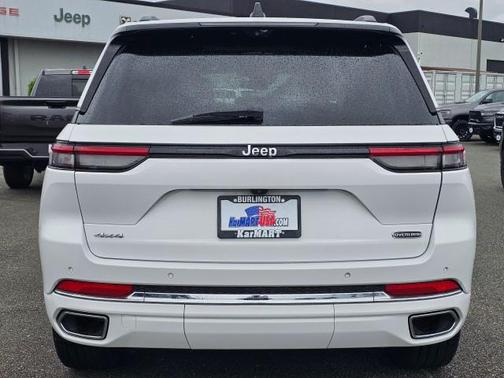 Bright White Clearcoat 2023 Jeep Grand Cherokee Overland